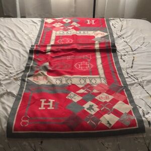H scarf